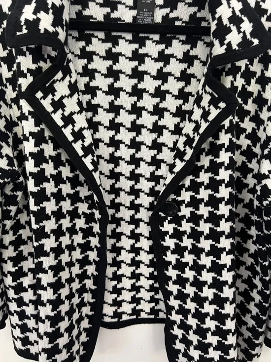 Josephine Chaus Black & White Houndstooth Open Cardigan Sweater - Picture 4 of 5